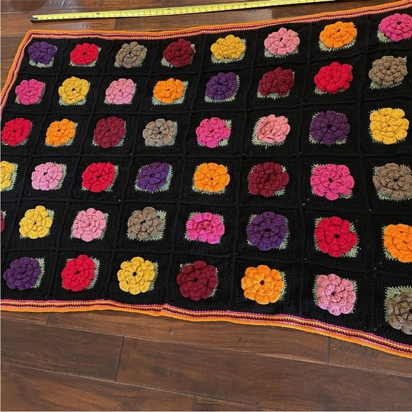 Vtg Crocheted Granny Square 3D Puffy Flowers Afghan Throw blanket - Picture 4 of 11